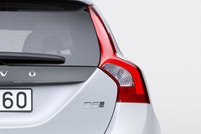 Volvo v60 une version hybride twin engine plus modeste a geneve 