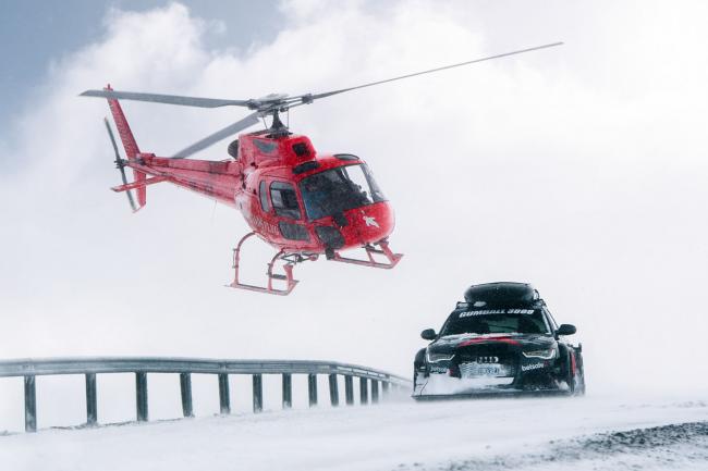 Jon olsson s amuse sur la neige avec son audi rs6 dtm 