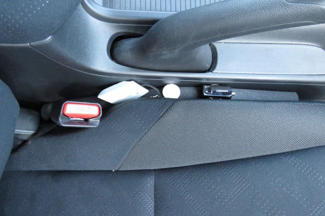 Bloxcar ne perdez plus vos petits objets sous les sieges 