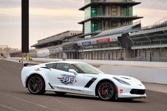 Indy500 une corvette c7 z06 pacecar 