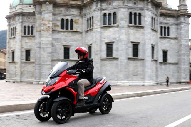 Quadro4 le scooter a quatre roues cest encore mieux 