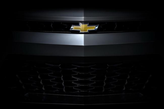 Chevrolet camaro 6 et maintenant la silhouette et la calandre 