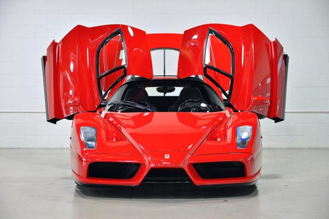 Floyd mayweather reclame 3 8 millions de dollars pour sa ferrari enzo 