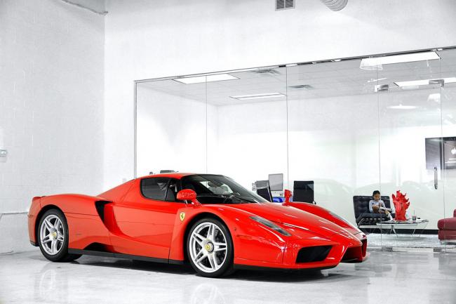 Floyd mayweather reclame 3 8 millions de dollars pour sa ferrari enzo 