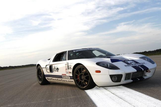 Une ford gt bat le record du monde de vitesse avec 455 km h 