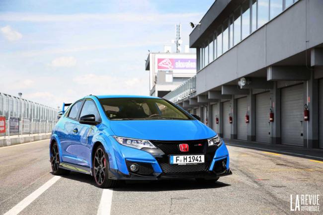 Honda civic type r pret pour le combat 