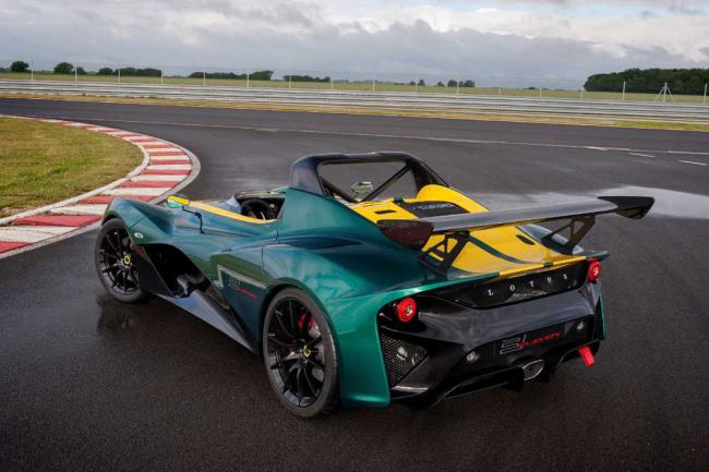 Lotus 3 eleven 456 ch pour pres de 900 kg 