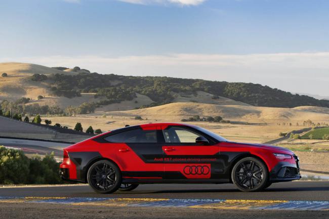 Audi met a jour la rs7 piloted driving concept 