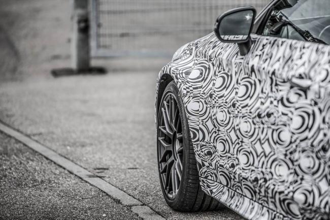 Mercedes tease l arrivee d une certaine mercedes c63 amg coupe 