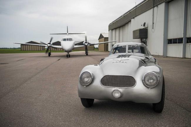 Adler trumpf rennlimousine tout est dans son fuselage 