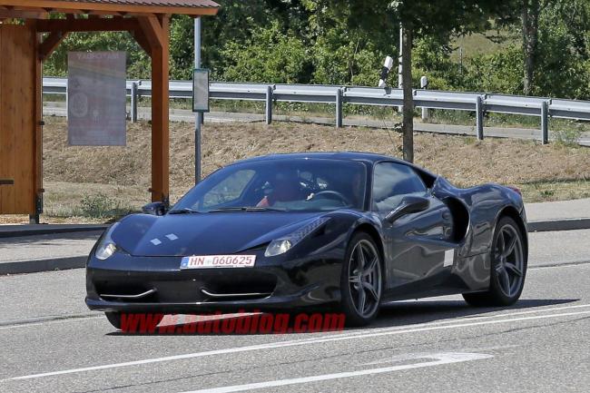 La future ferrari dino se montre deja 