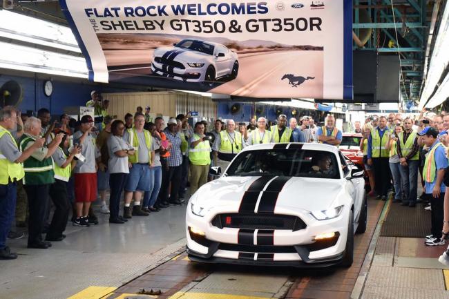 Les ford mustang shelby gt350 et gt350r entrent en production 