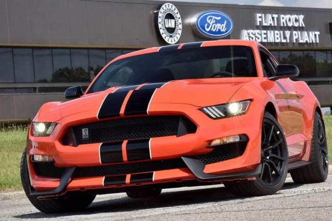 Les ford mustang shelby gt350 et gt350r entrent en production 