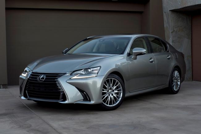 Lexus gs plus de style et une nouvelle version 200t 