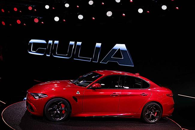 Alfa romeo giulia quadrifoglio la meccanica delle emozioni 