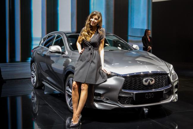 Salon de francfort 2015 l infiniti q30 se jette dans la bataille 