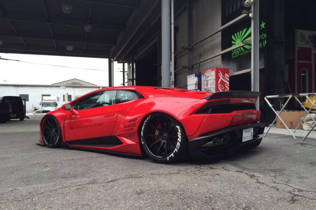 Liberty walk livre les premiers cliches de sa lamborghini huracan 