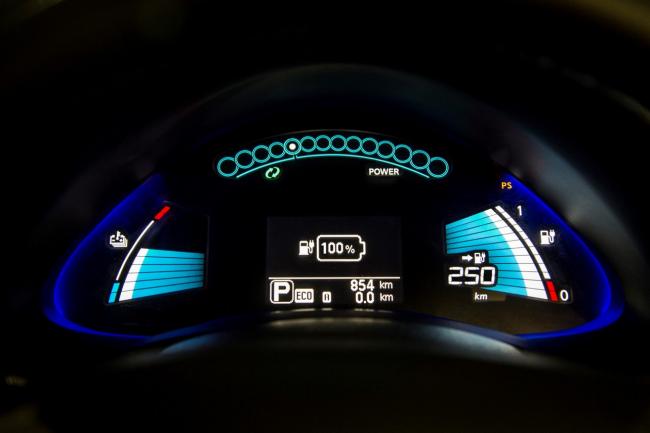 250 km d autonomie pour la nissan leaf 2016 