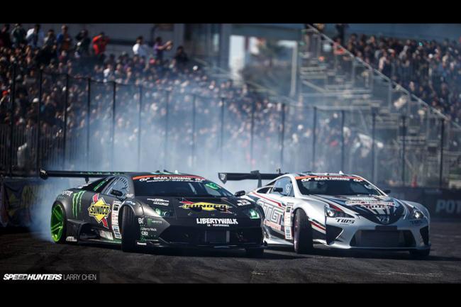 D1gp duel entre lexus lfa et lamborghini murcielago liberty walk 