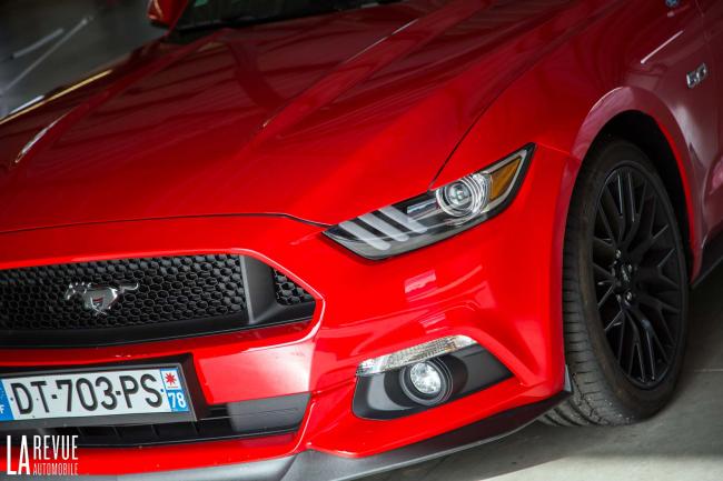 Essai ford une mustang gt un circuit et de la pluie 