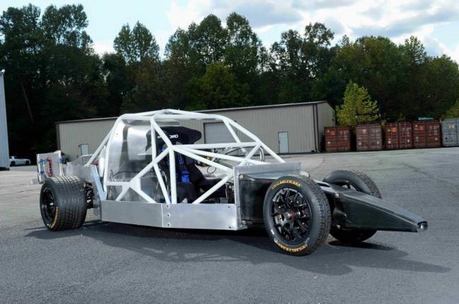 Panoz devoile la future deltawing de route 