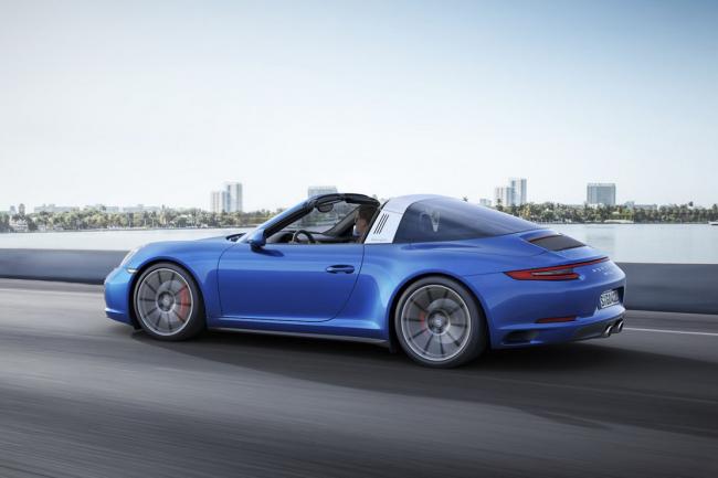 Porsche 911 carrera 4 et 4s deux turbos et plus de puissance 