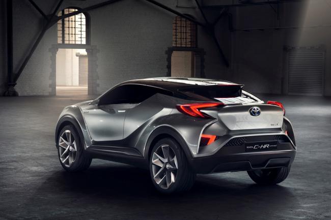 Toyota auris cross pour geneve 2016 ca se confirme 