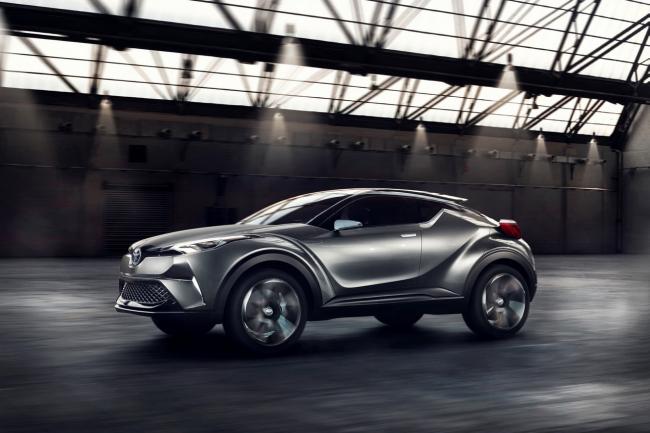 Toyota auris cross pour geneve 2016 ca se confirme 