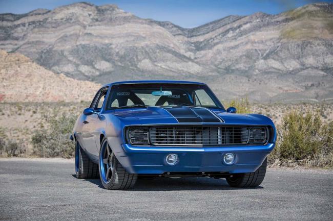 Cr supercars pose un ls7 dans une chevrolet camaro de 1969 