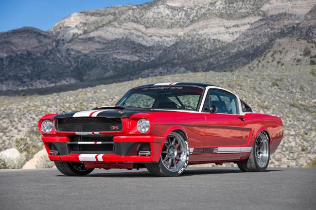 Une ford mustang a la sauce resto mod avec les ringbrothers 