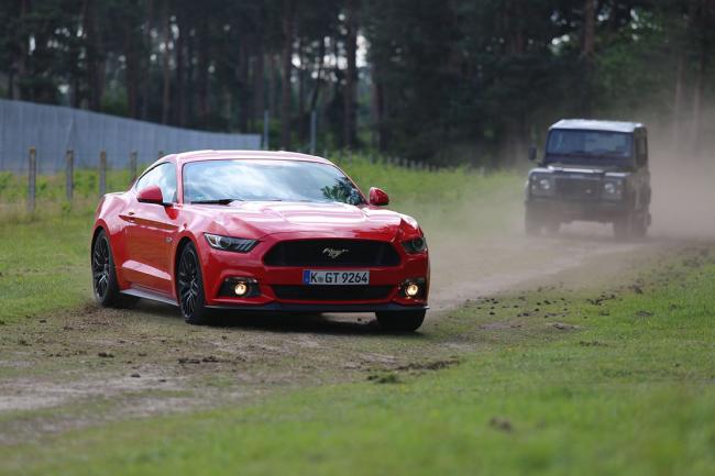 Ford mustang gt la meilleure voiture pour les cascades 