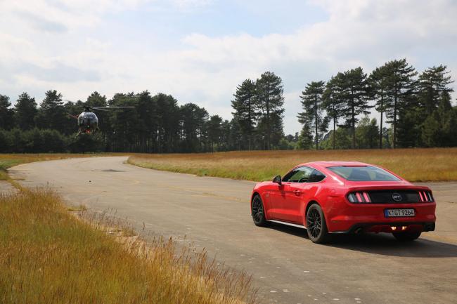 Ford mustang gt la meilleure voiture pour les cascades 