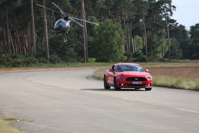 Ford mustang gt la meilleure voiture pour les cascades 