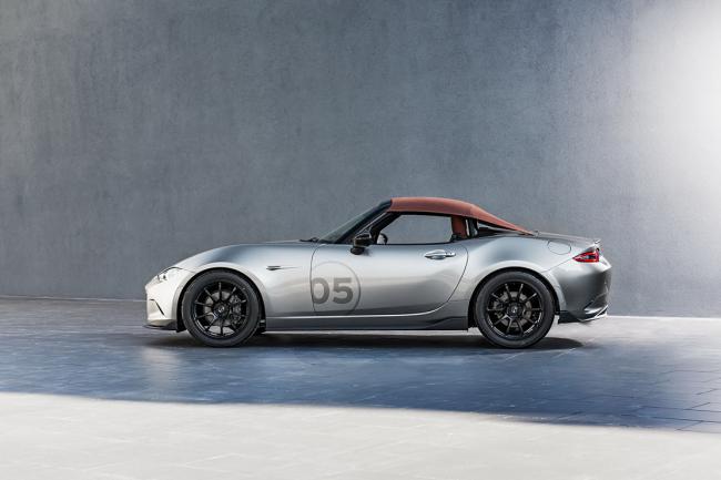 Les mazda mx 5 spyder et speedster en clair 