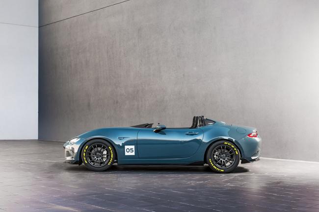 Les mazda mx 5 spyder et speedster en clair 