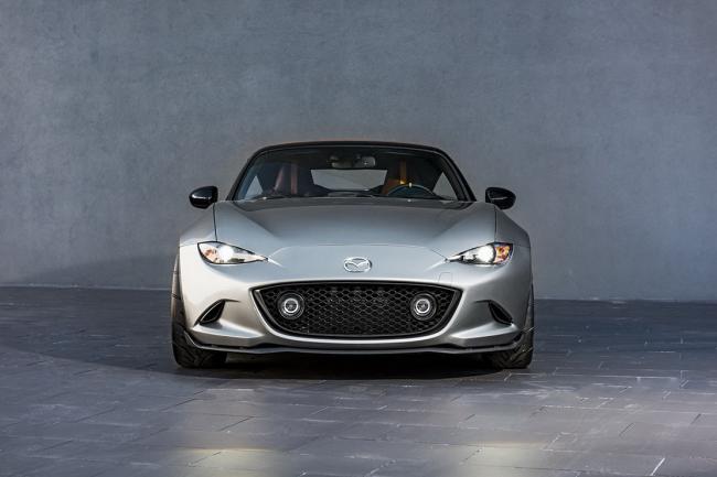 Les mazda mx 5 spyder et speedster en clair 