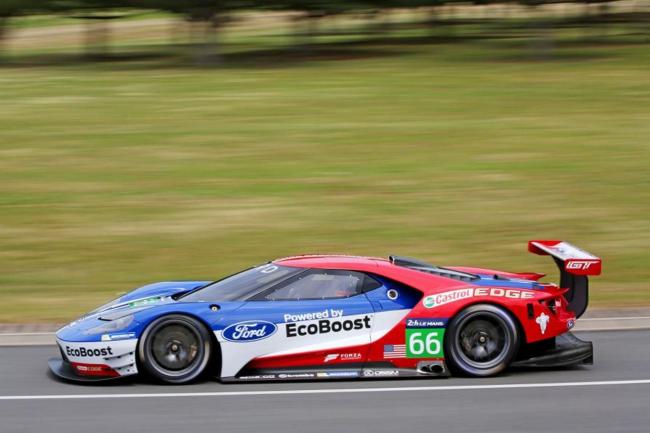 Video derniers preparatifs pour la ford gt 