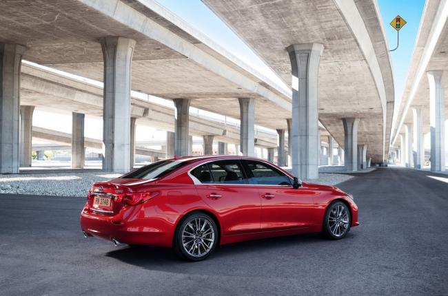 Infiniti q50 une version v6 de 405 ch pour le millesime 2016 