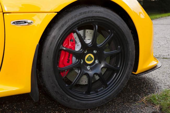 Lotus exige sport 350 un rapport de 300 ch tonne 