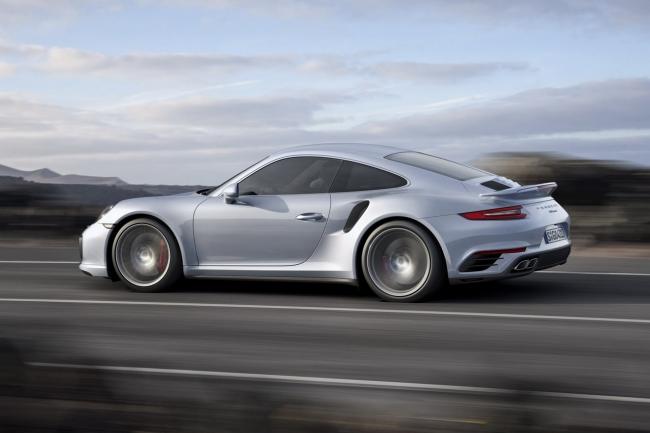 Porsche 911 turbo 2016 il lui reste la puissance 
