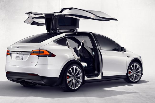 Tesla booste la production de son crossover model x 