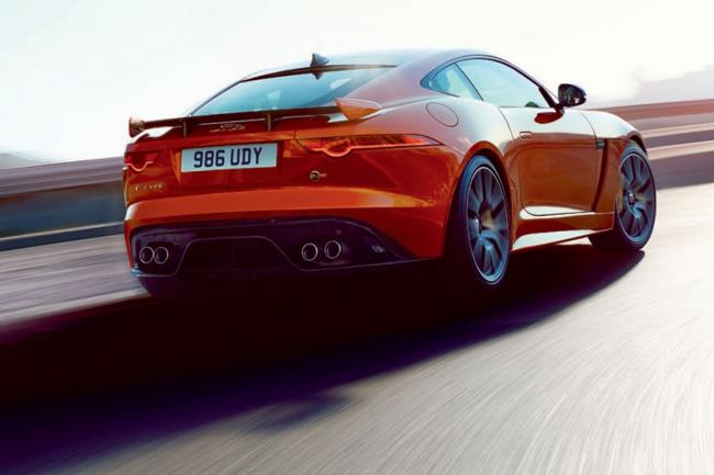 Jaguar f type svr elle s affiche en avance 