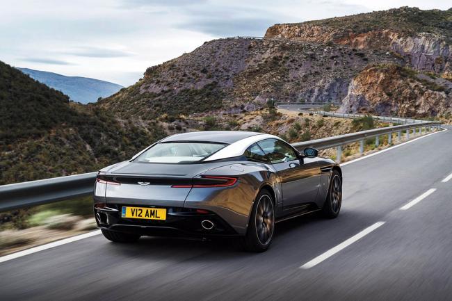 L aston martin db11 se montre en avance 