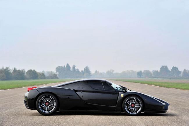 Une ferrari enzo vendue 1 5 million d euros a paris 