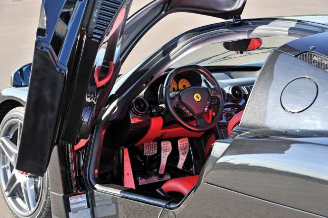 Une ferrari enzo vendue 1 5 million d euros a paris 