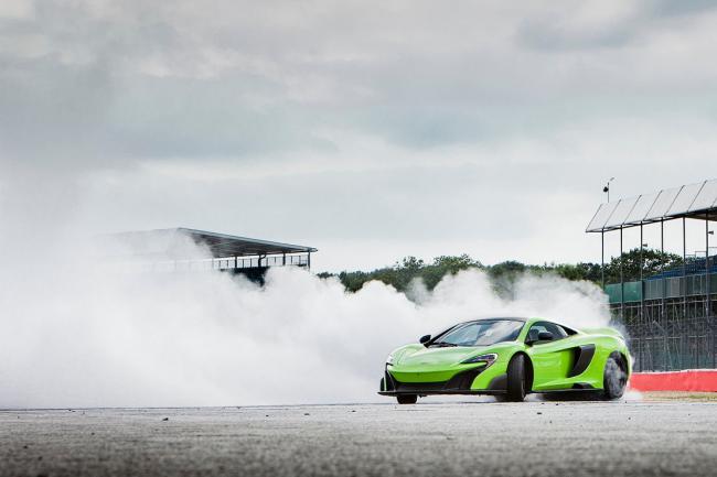 Mclaren 675 lt une version plus extreme a geneve 