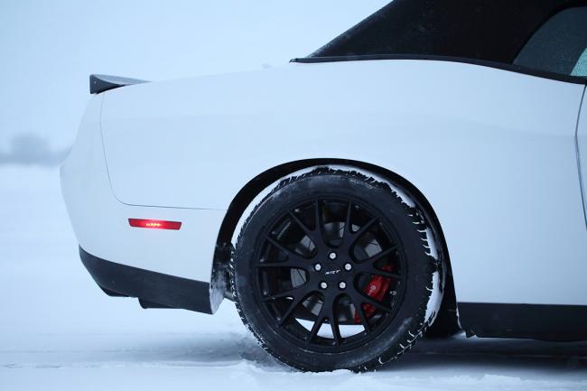 Iverson customs enleve le toit de la dodge challenger hellcat 