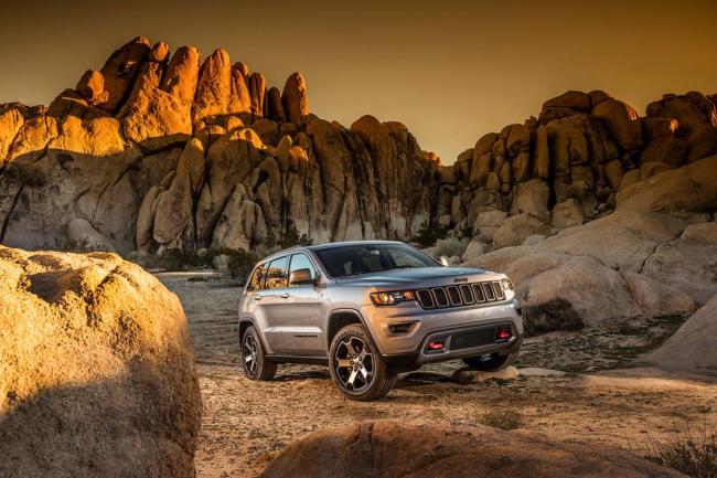 Le jeep grand cherokee trailhawk se montre en avance 