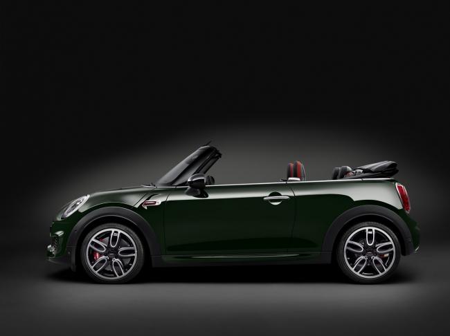 La mini cabrio john cooper works s expose a new york 