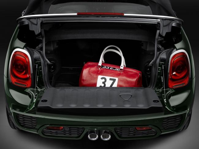 La mini cabrio john cooper works s expose a new york 